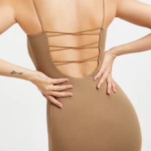 Good American Good Touch 90s Lace Back Dress in Pecan